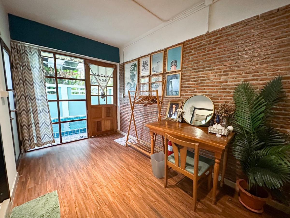 T-House Bkk 2Floors Near Bts With Swimming Pool And Free Wifi Hotel Bangkok Buitenkant foto